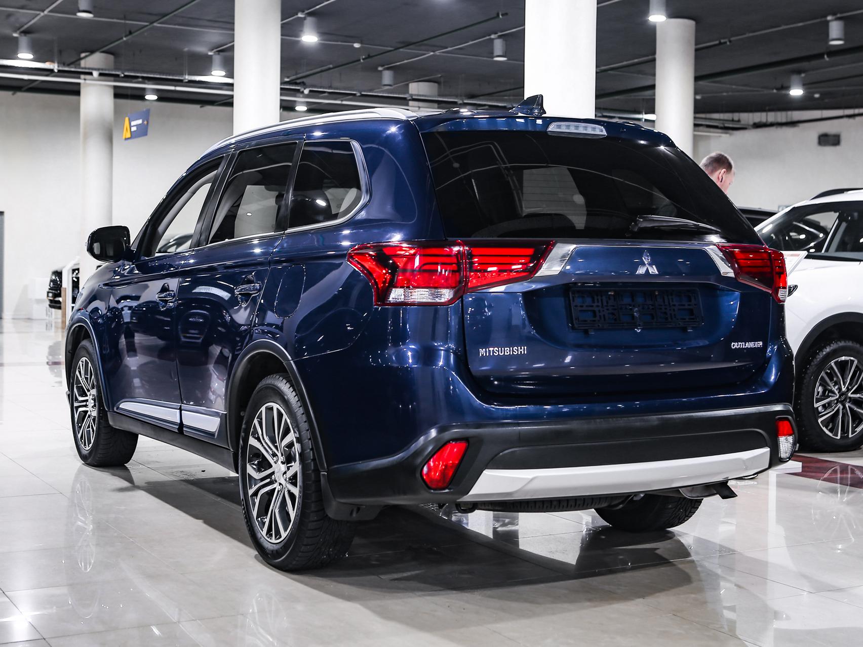 Купить Outlander с пробегом